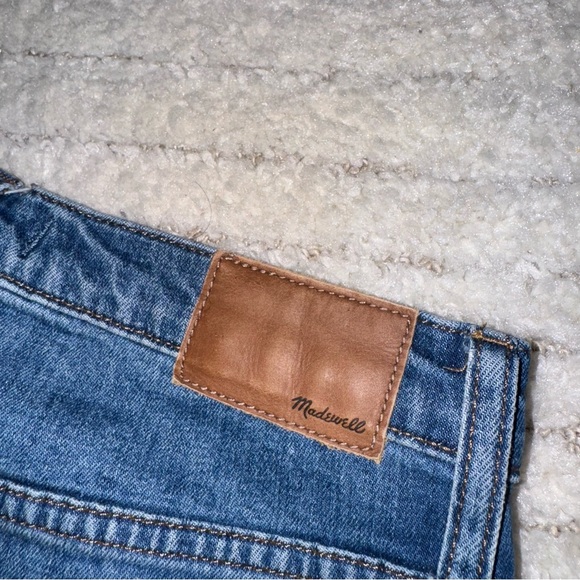 Madewell | Women’s Straight Leg Blue Distressed Jeans - Picture 5 of 9